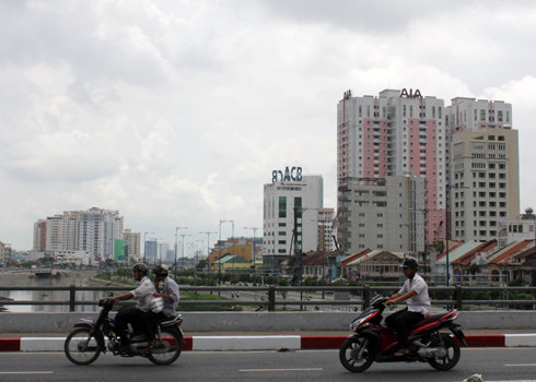 'Cứu bất động sản chỉ còn cách hạ giá'